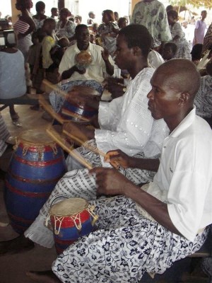 Shrine drumming