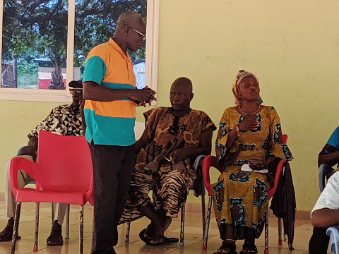 Mama Adzorhlor III addresses the gathering